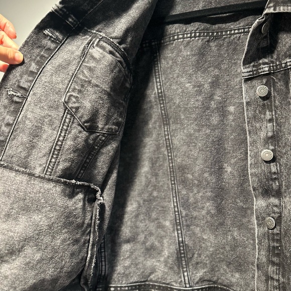 OLD NAVY BLACK ACID WASH BOYFRIEND DENIM JACKET - Picture 6 of 7